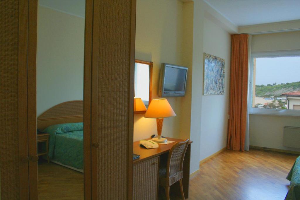 Hotel Scogliera Numana Szoba fotó